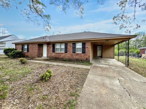 3-Bedroom Home in a Prime Location Near Schools, Shopping, and More / Pet-Friendly / Available Now! – photo 1