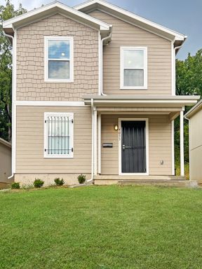 Lovely 3-Bedroom Home with Great Spaces / Pet-Friendly / Available Now! – photo 1