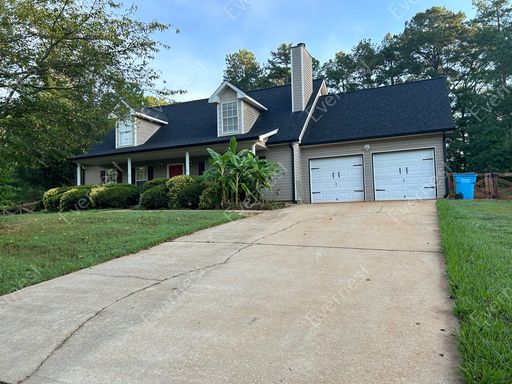 Gorgeous 4-Bedroom Home: Modern Comfort Meets Classic Charm / Pet-Friendly! / Available Now! – photo 1