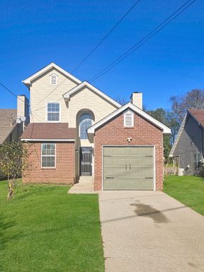Beautiful and Spacious 3-Bedroom Home with Modern Amenities / Pet-Friendly / Available Now! – photo 1
