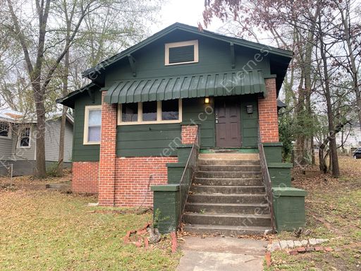Available now! Great house, 3 bedrooms and 2 bath located at Birmingham, AL 35208/ S8 Accepted – photo 1