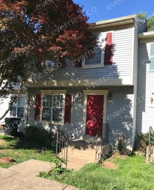 Fabulous 3 Bed and 3.5 Bath in Stafford/ Pet-Friendly! Available March 29th!