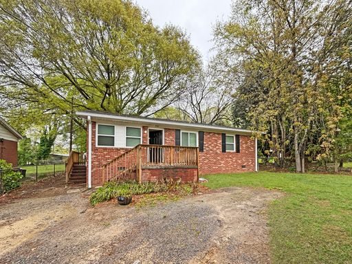 3 Bed & 1 Bath House in Gastonia / Pet-Friendly / Section 8 Accepted / Available Now! – photo 1