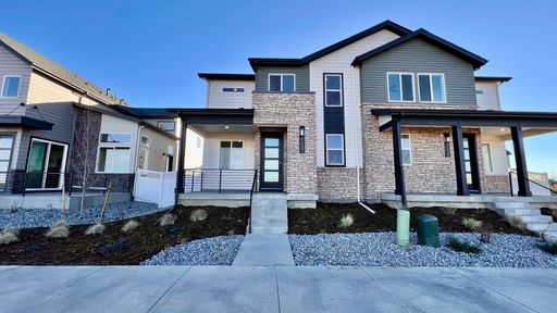 3 Bed & 2.5 Bath Townhouse in Aurora / Available Now! – photo 1