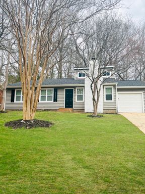 Charming 3-Bedroom Family Home with Modern Conveniences and Prime Location / Pet-Friendly / Section 8 Accepted / Available Now! – photo 1