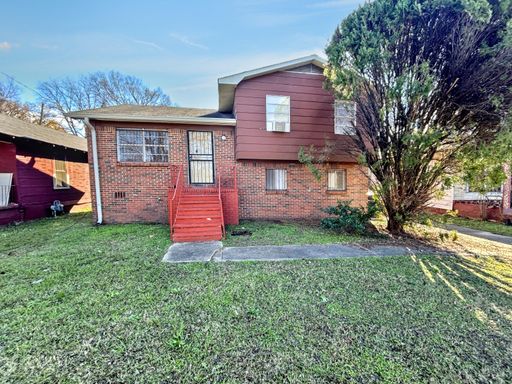 Adorable 4-Bedroom Home with Convenient Location / No Pets Allowed / Available Now! – photo 1