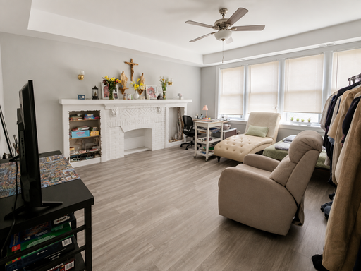 Modern 2B/1.5 Bathroom in West Ridge with Central Air! VIDEO TOUR AVAILABLE! – photo 1