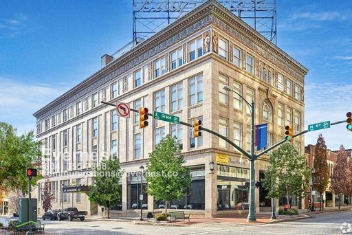 Lovely 2BR Apartment in the heart of Downtown Richmond / Pet-Friendly / Available Soon! – photo 1