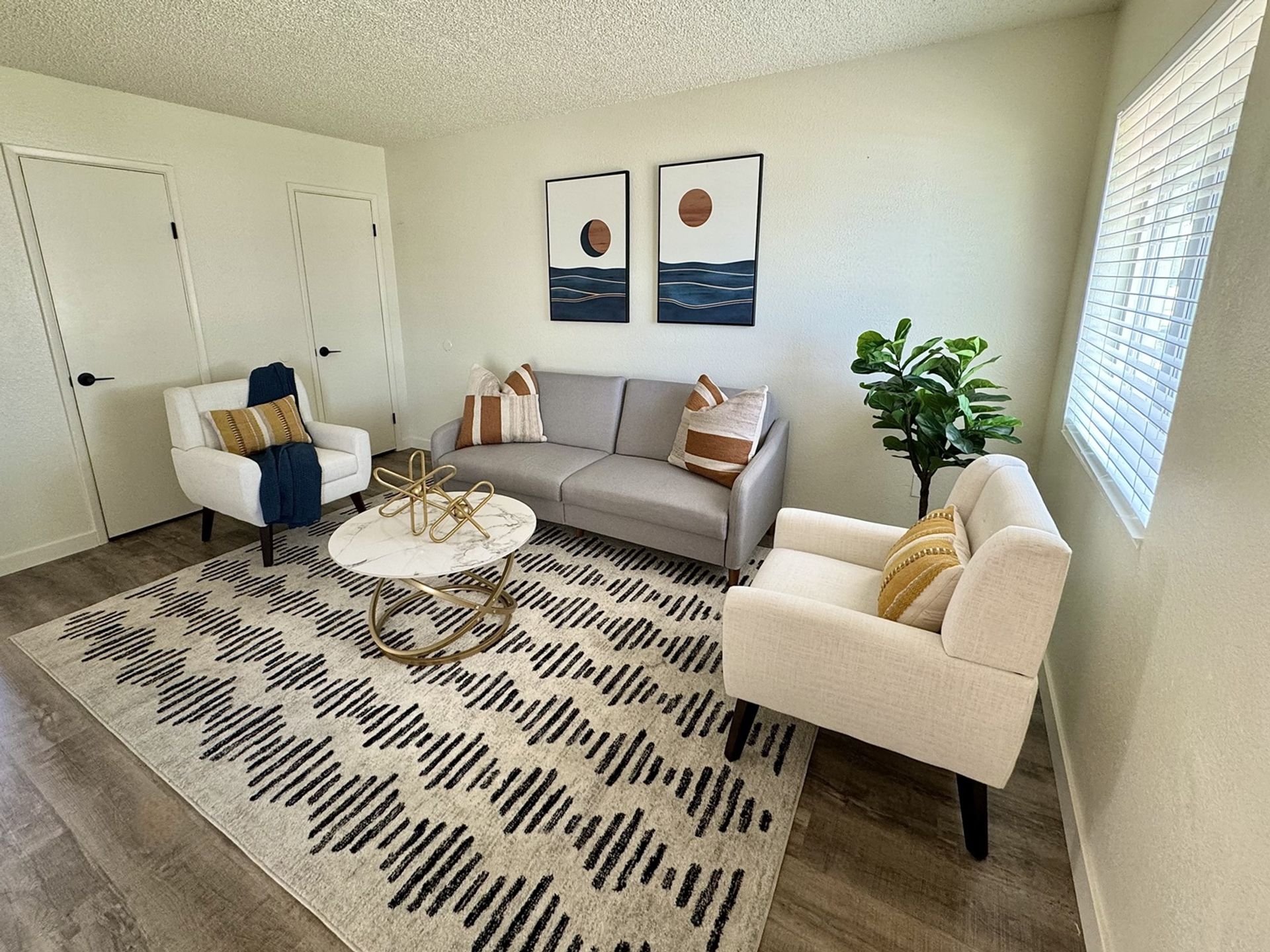 Glendale Apartment: 8102 W Lamar Rd