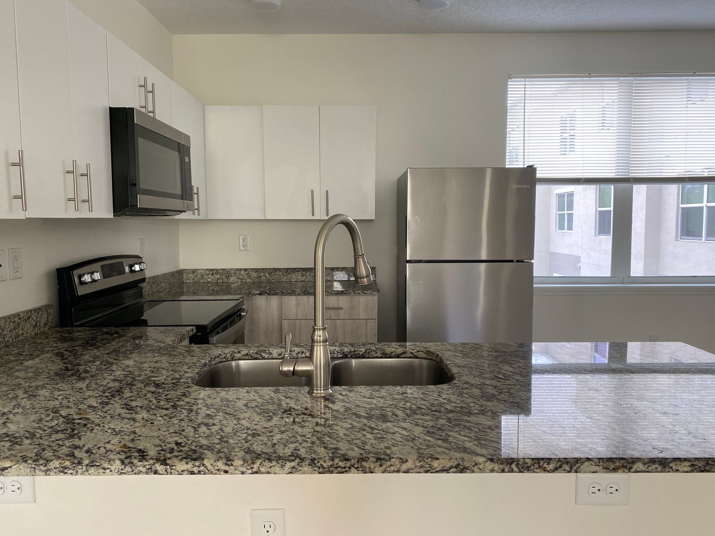 Weston Apartment: 1500 Weston Rd