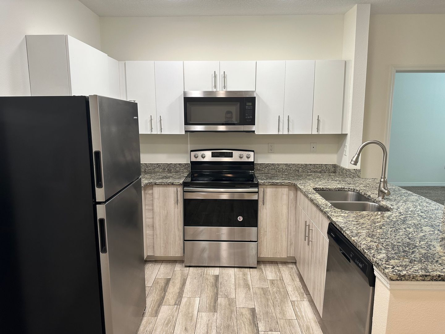 Weston Apartment: 1500 Weston Rd