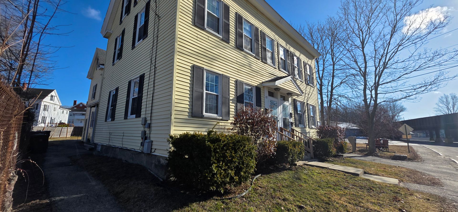Saco Apartment: 72 Common St