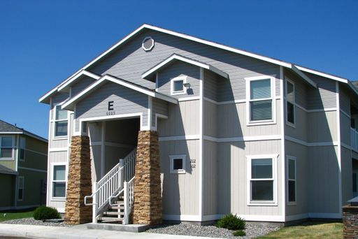 Great Chapel Hill 2 Bedroom 2 Bath Apartment – photo 1