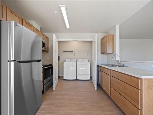 Beautiful Upstairs 2 Bedroom 2 Bath Apartment With Half Off Of August Prorated Rent! – photo 1