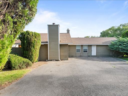 2 Bed, 1 Bath Central Kennewick Duplex Available With Half Off Of September's Prorated Rent! – photo 1