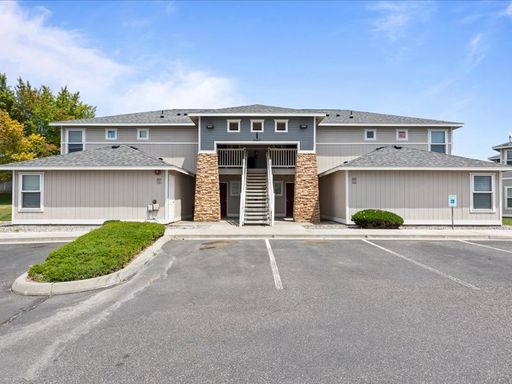 Great 3 Bedroom 2 Bath Downstairs Apartment at Villages at Chapel Hill – photo 1