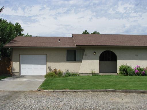 Spacious 3 Bed 1.5 Bath Kennewick Duplex – photo 1