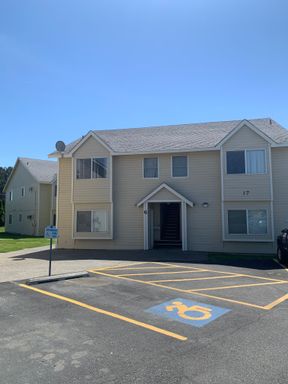 Affordable 2 Bedroom 1 Bathroom Upstairs Apartment In Kennewick - With One Month of Free Rent! – photo 1
