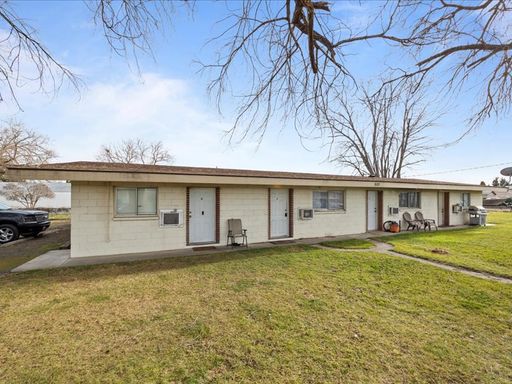 One Bedroom One Bath Ground Level Apartment for Rent in Central Kennewick – photo 1