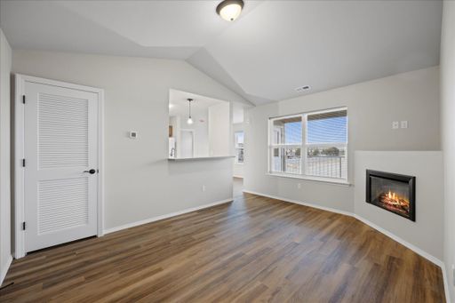 2 Bedroom 2 Bath Apartment Upstairs With Half Off Of August Prorated Rent! – photo 1