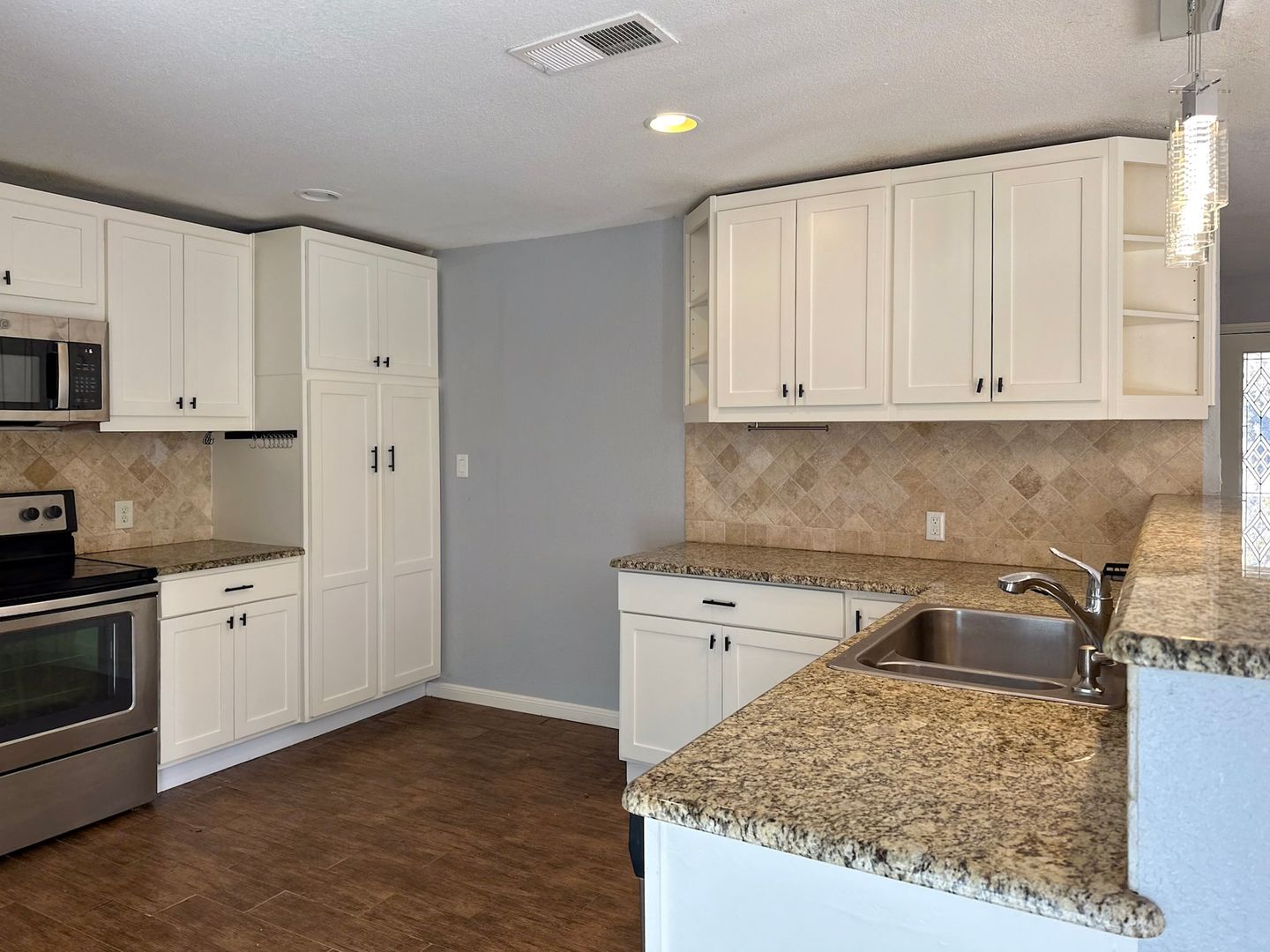 Irving House: 50071 Rusdell Drive