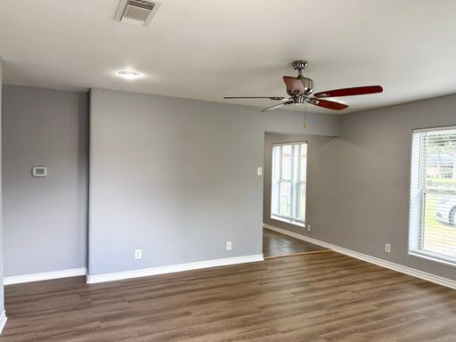 2 Bedrooms / 1 Bathroom – photo 1