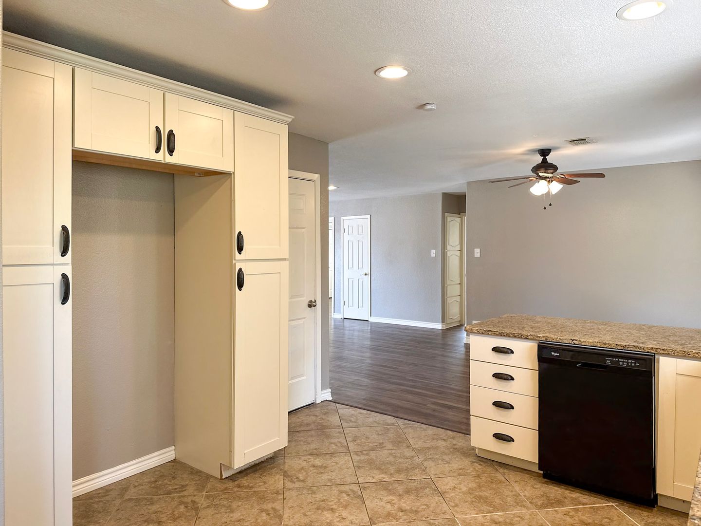 Irving House: 54192 Sun Valley Street