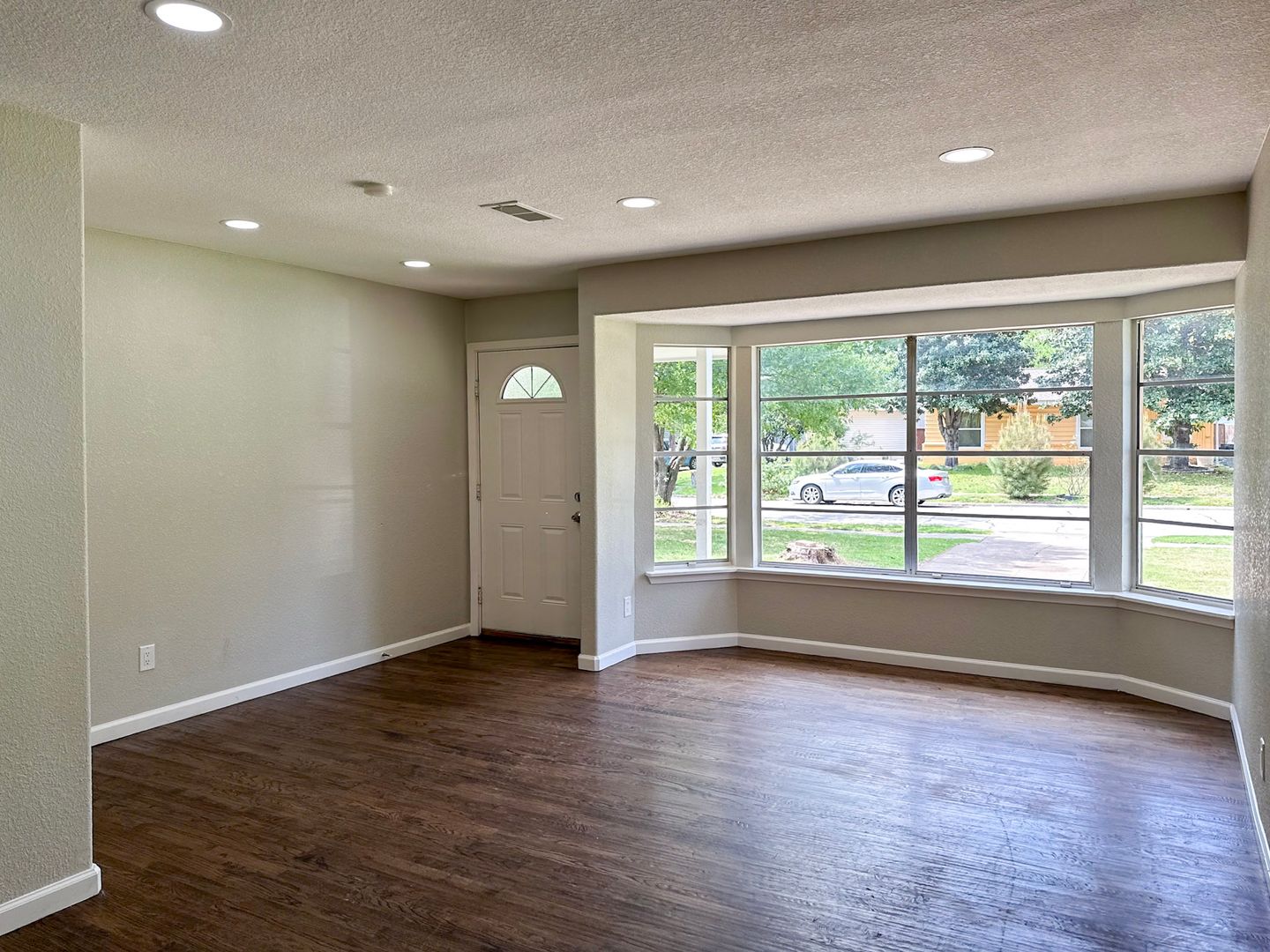 Irving House: 5749 Blaylock Circle North