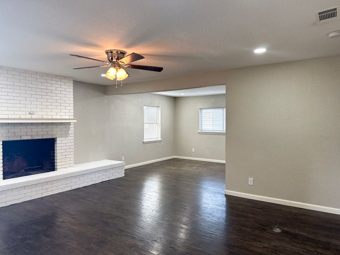 Irving House: 5619 Iowa St