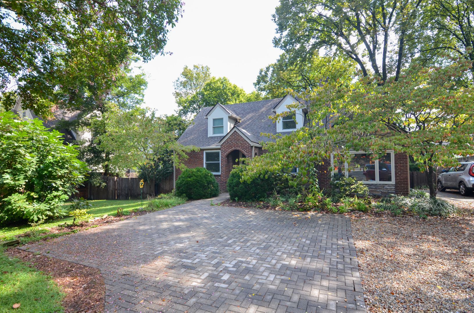 Nashville House: 3434 Stokesmont