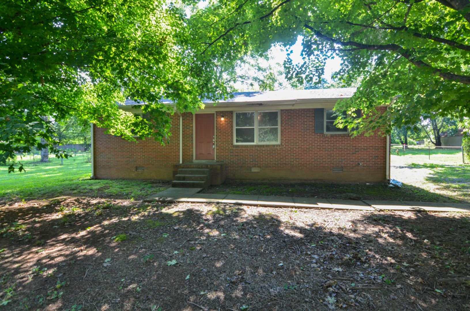 Smyrna House: 325 Shirley Rd
