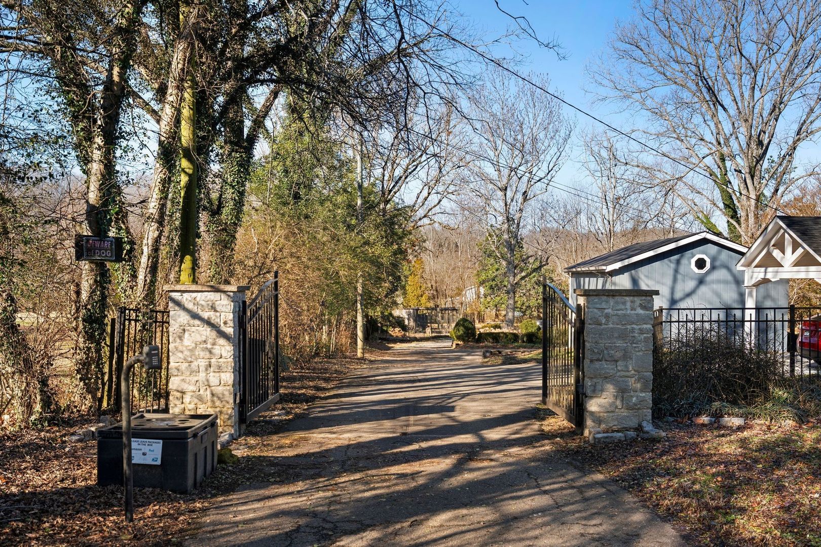 Nashville House: 9032 S Harpeth Ct