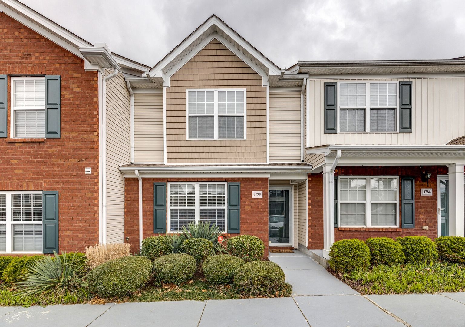 Antioch Townhome: 1790 Red Jacket Dr