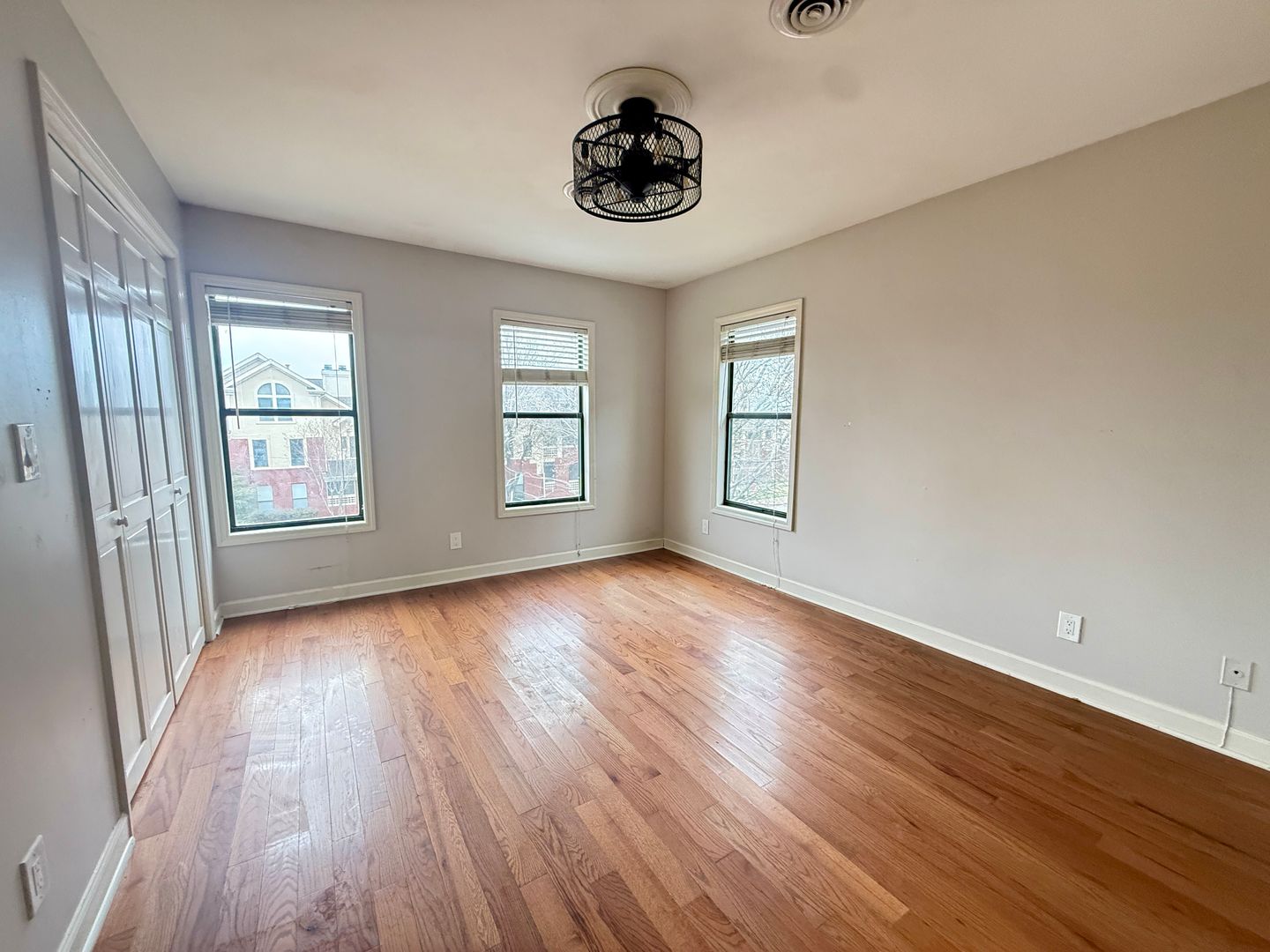 Nashville House: 932 B Russell