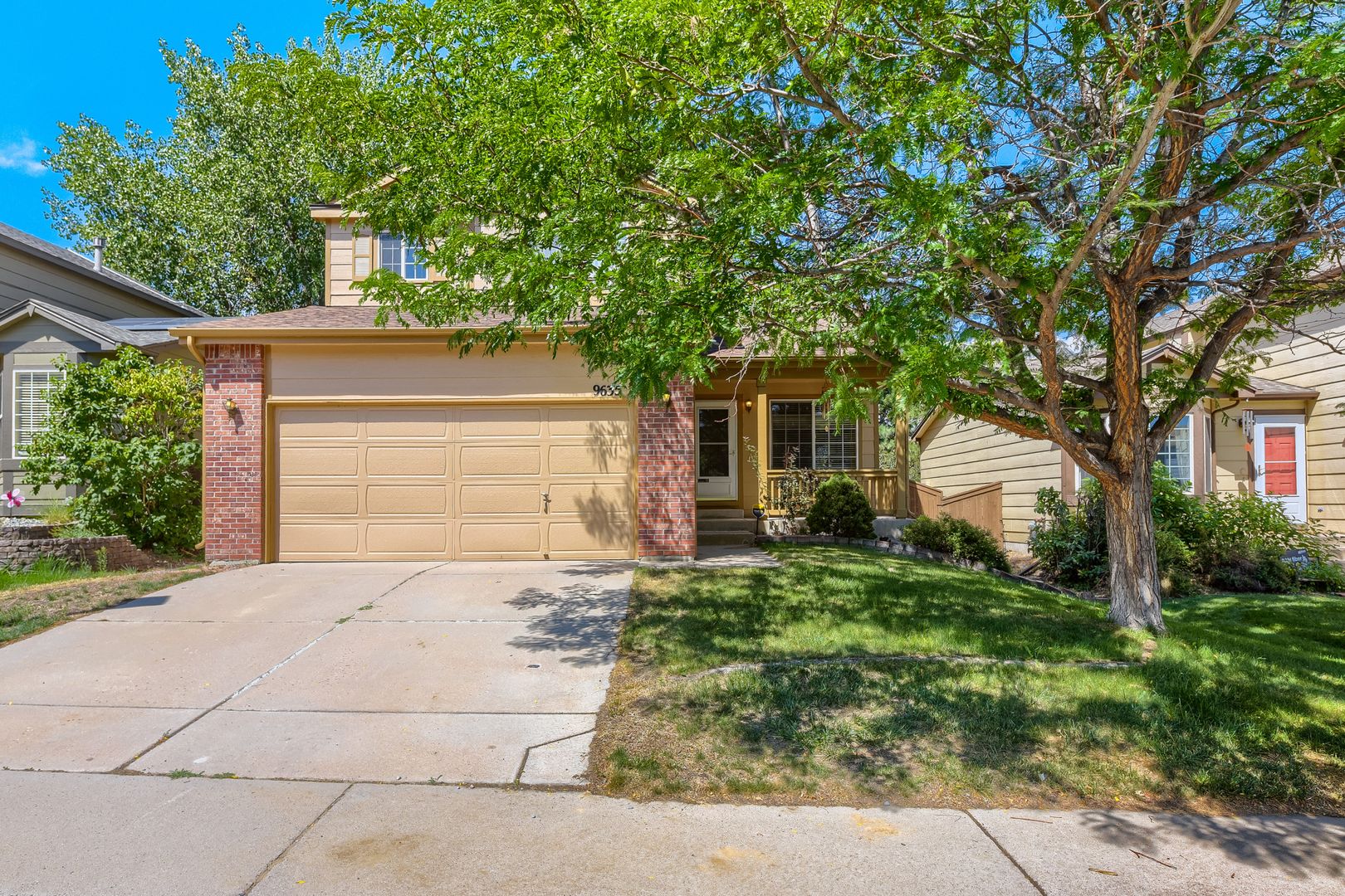 Littleton House: 9635 Moss Rose Cir