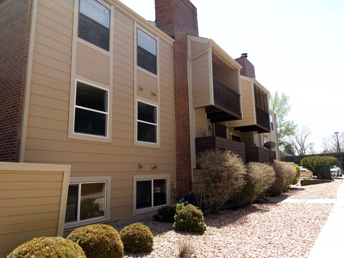 Aurora House: 15402 E Arizona Ave #202