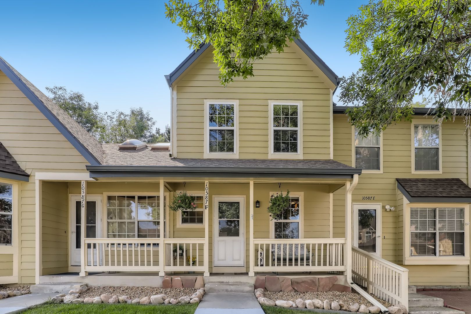 Littleton Townhome: 10587 W Maplewood Dr #F