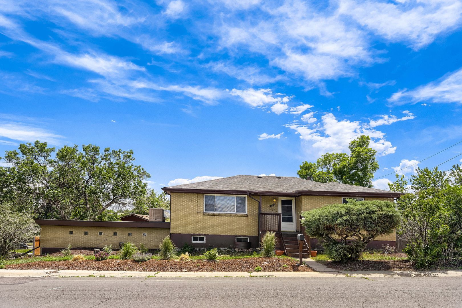 Denver House: 4800 W 9th Ave