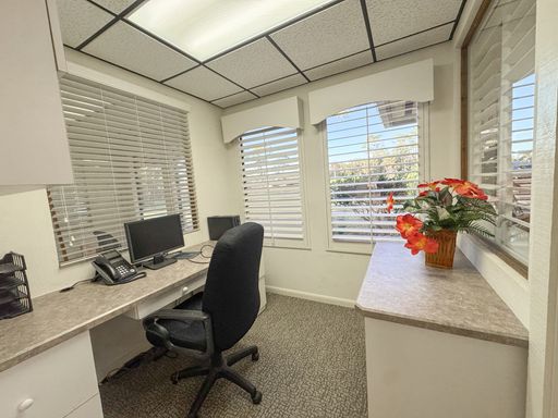 Professional Shared Office Space Available – Utilities Included - Daytona Beach