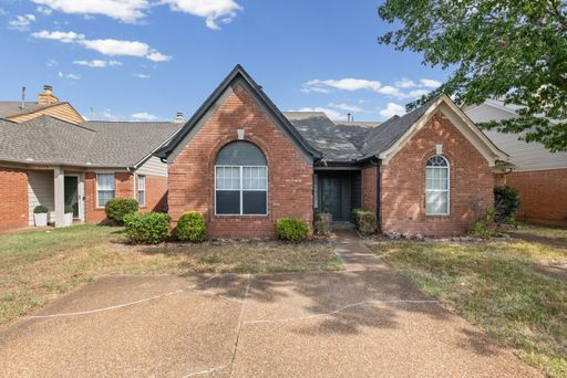 Charming Memphis Home in Desirable 38125 – photo 1