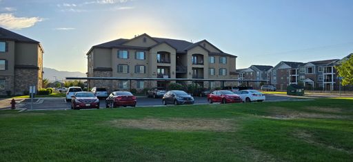 Pet Friendly! 3Bed 2Bath Condo in Lehi – photo 1
