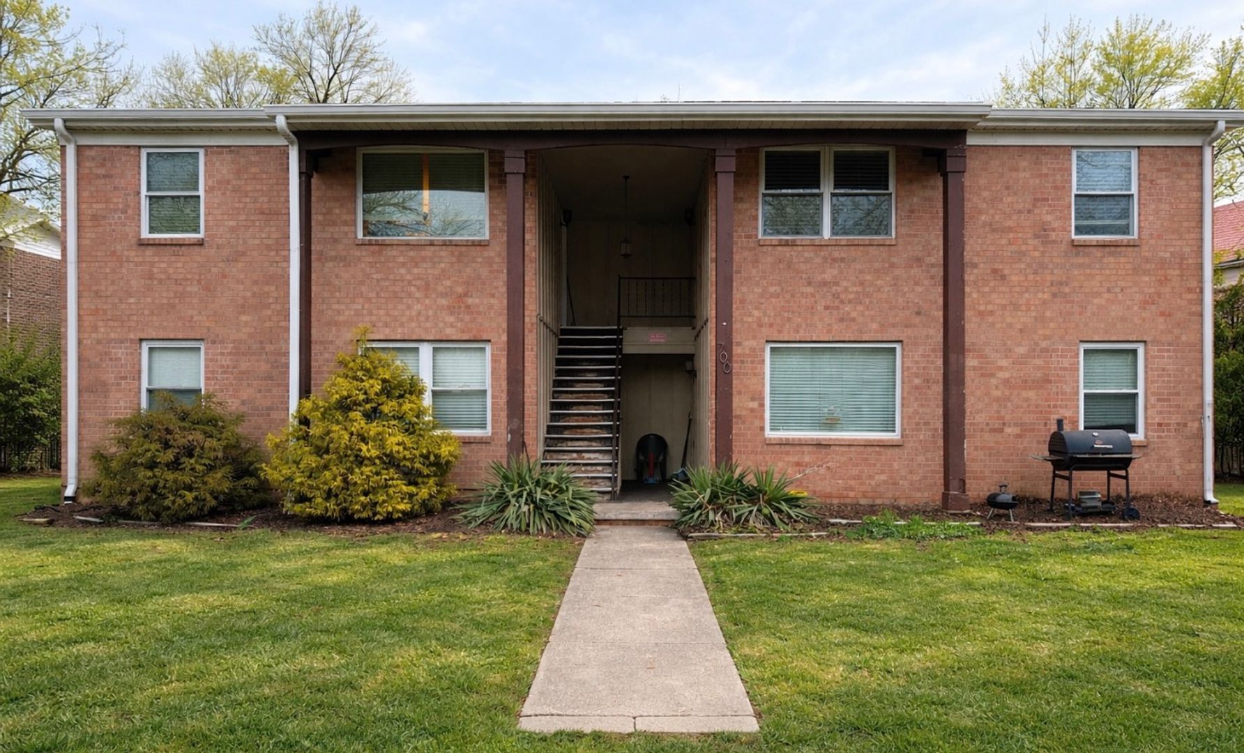 Newburgh Apartment: 607-609 Cypress St