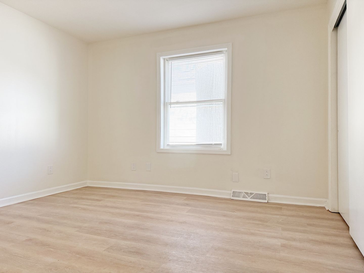 2011 E Blackford Ave - Unit B, Evansville, IN 47714