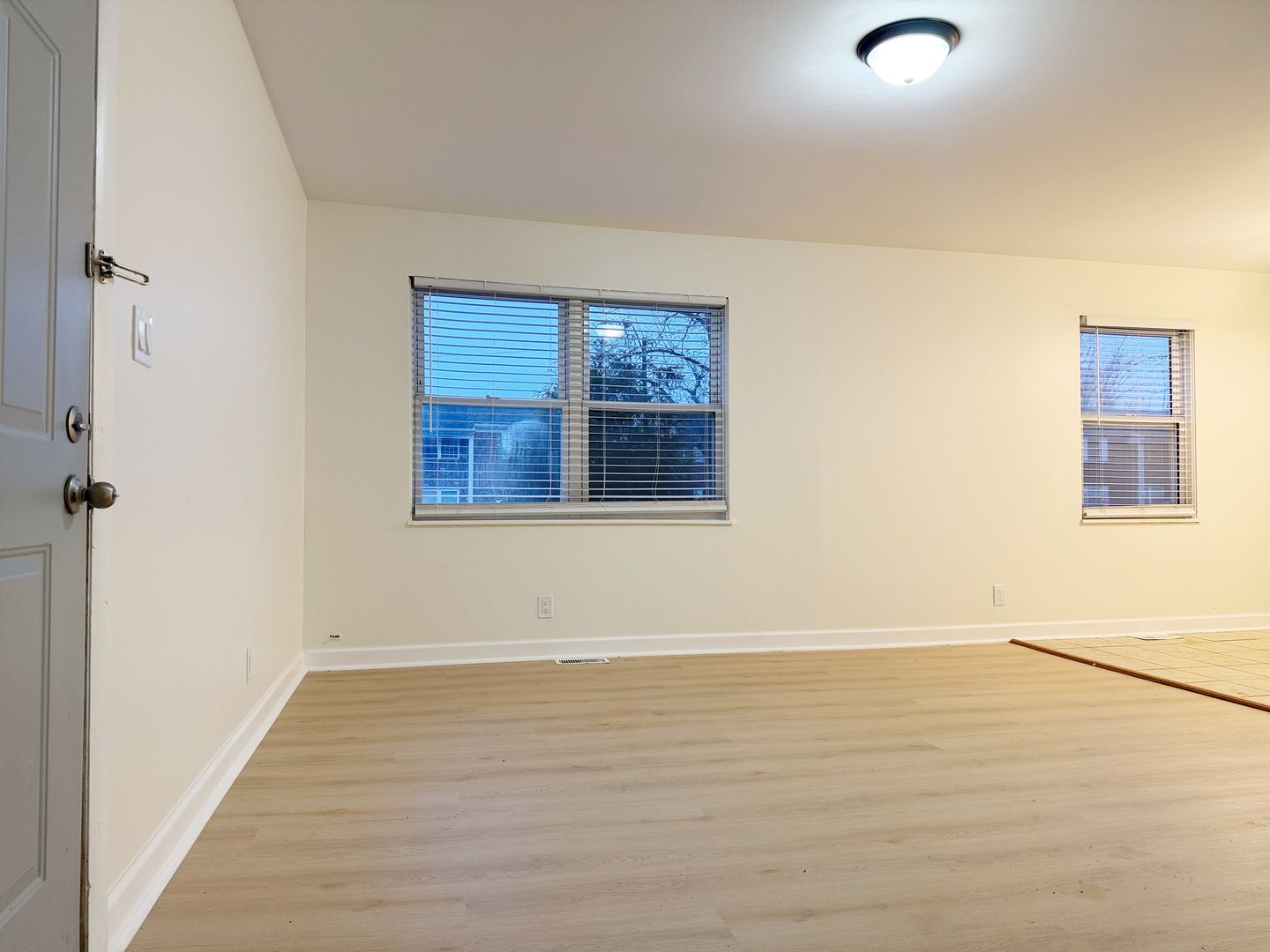 700 Village Ln, Unit 1, Newburgh, IN 47630