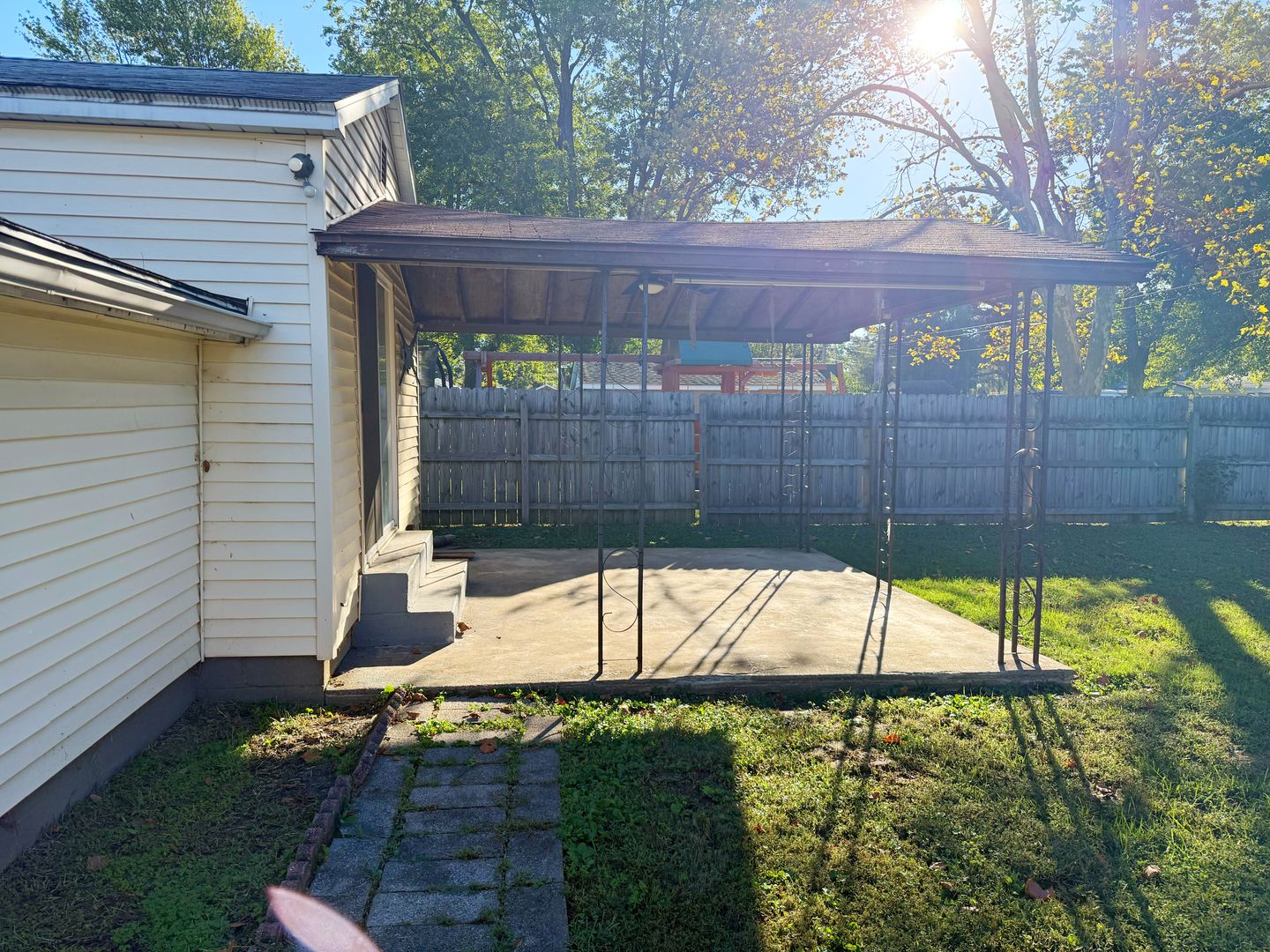 1611 Sweetser Ave, Evansville, IN 47714