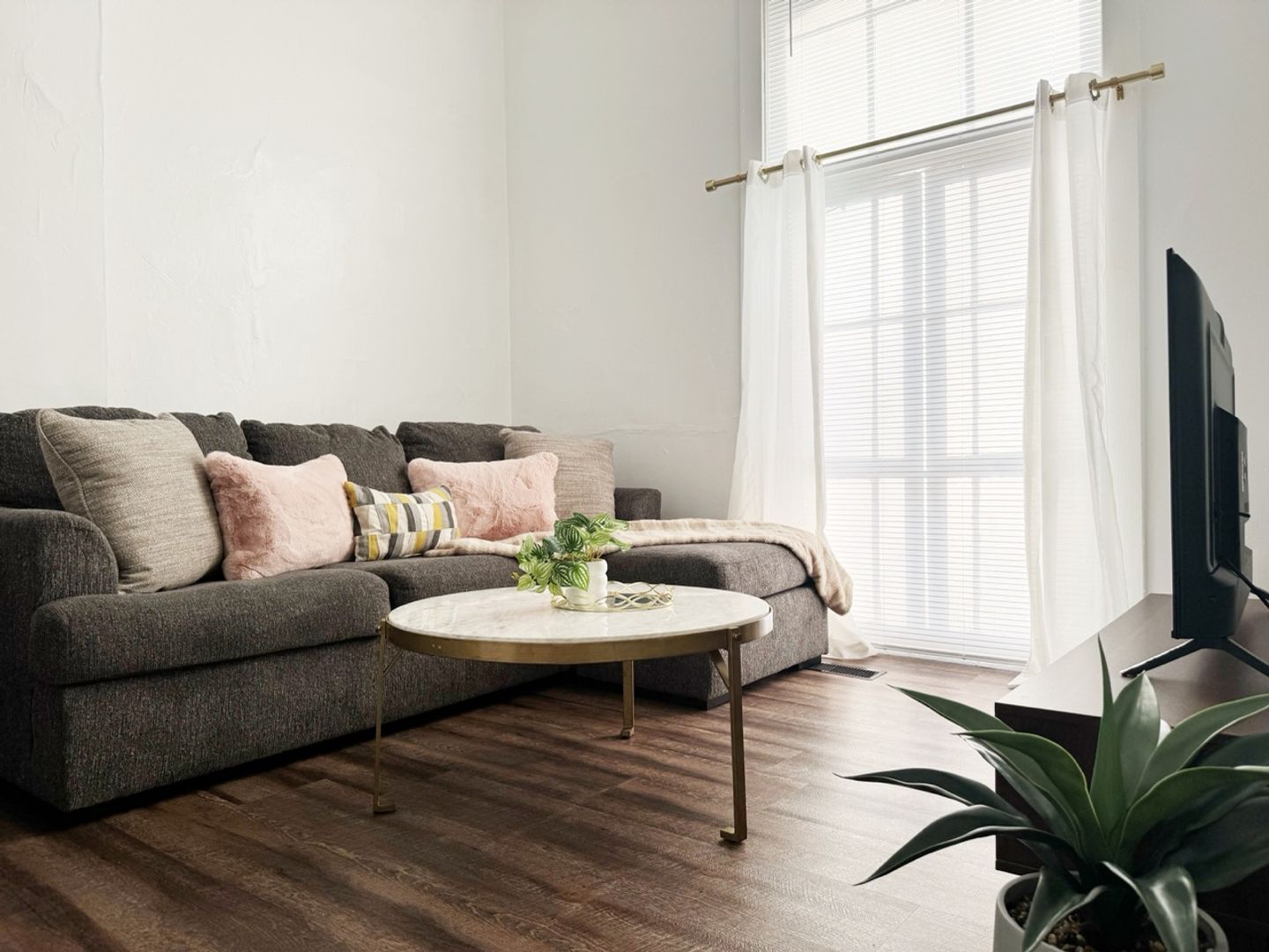 Evansville Apartment: 322 SE 1st St