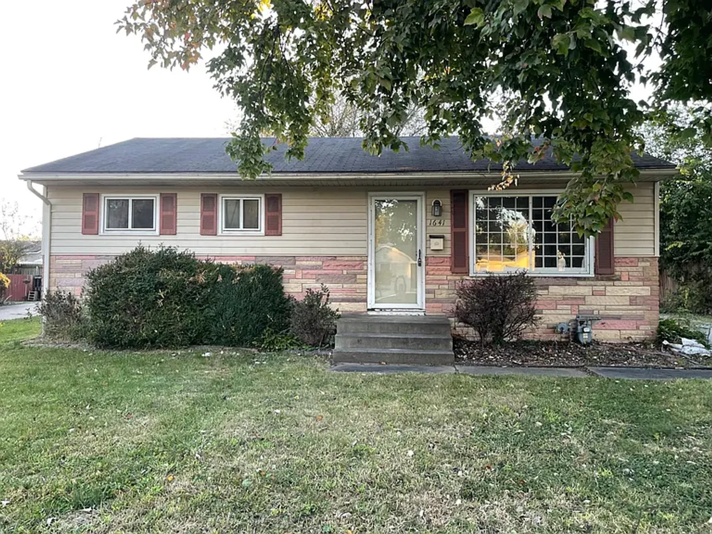 1641 Broadmoor Ave, Evansville, IN 47714
