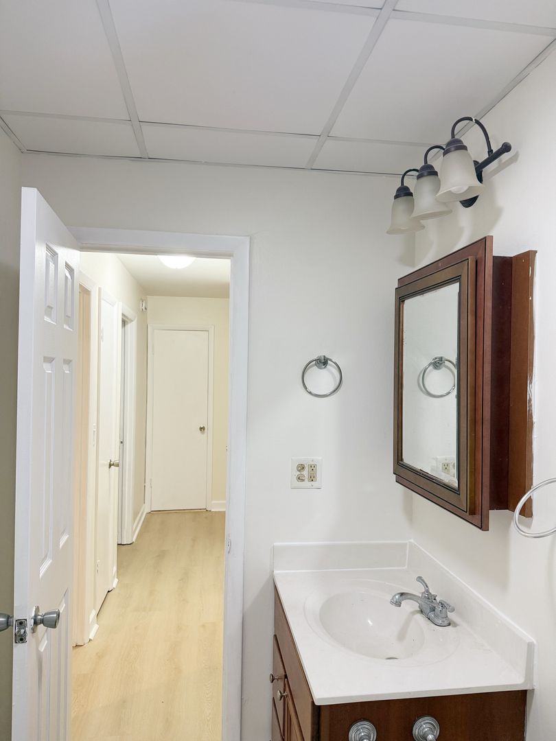 700 Village Ln, Unit 1, Newburgh, IN 47630