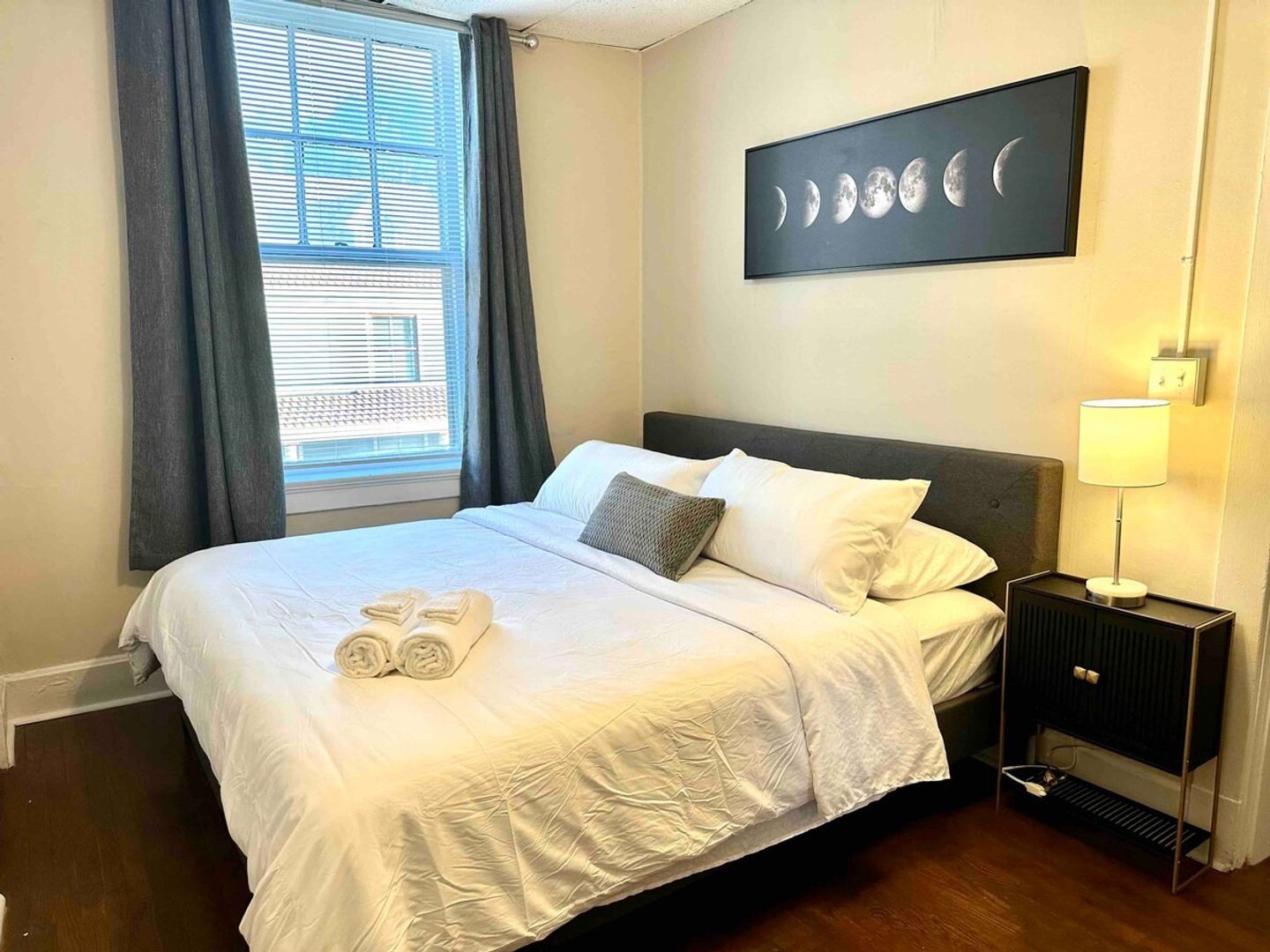 Evansville Apartment: 322 SE 1st St