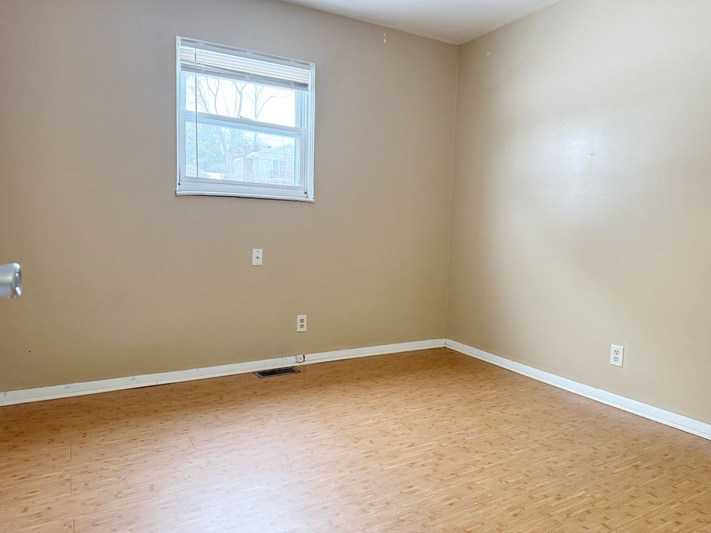 700 Village Ln, Unit 1, Newburgh, IN 47630